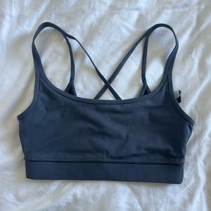 Vuori sports bra